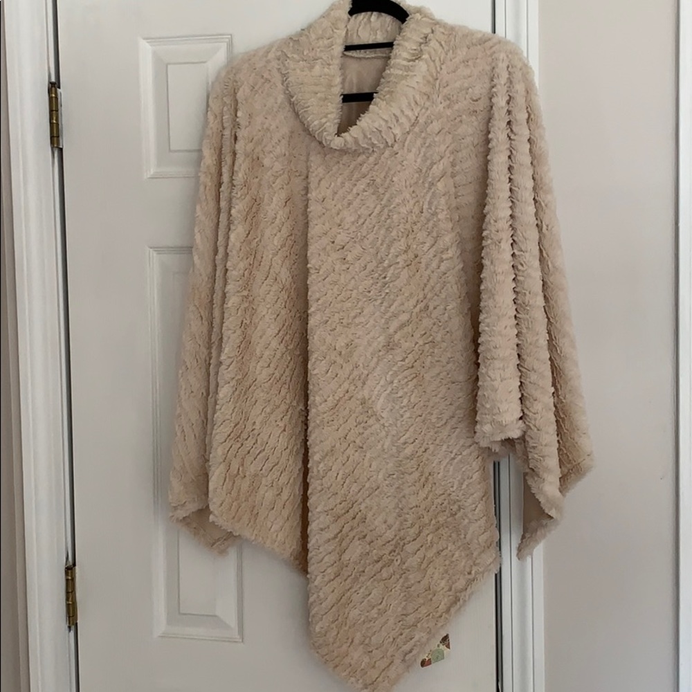 Last one!! Luxuriously soft poncho